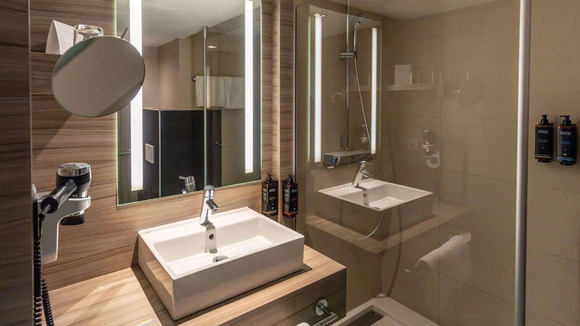 Mercure Salzburg City 4*,
