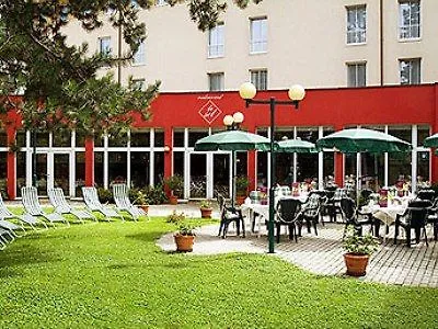 Отель Mercure Salzburg City