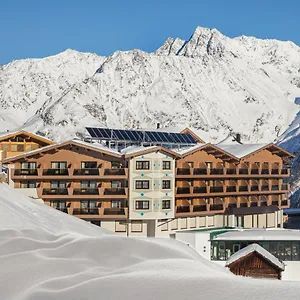 Edelweiss Hochsoelden Superior Отель