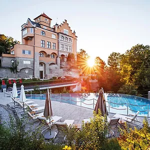 Отель Schloss Moenchstein